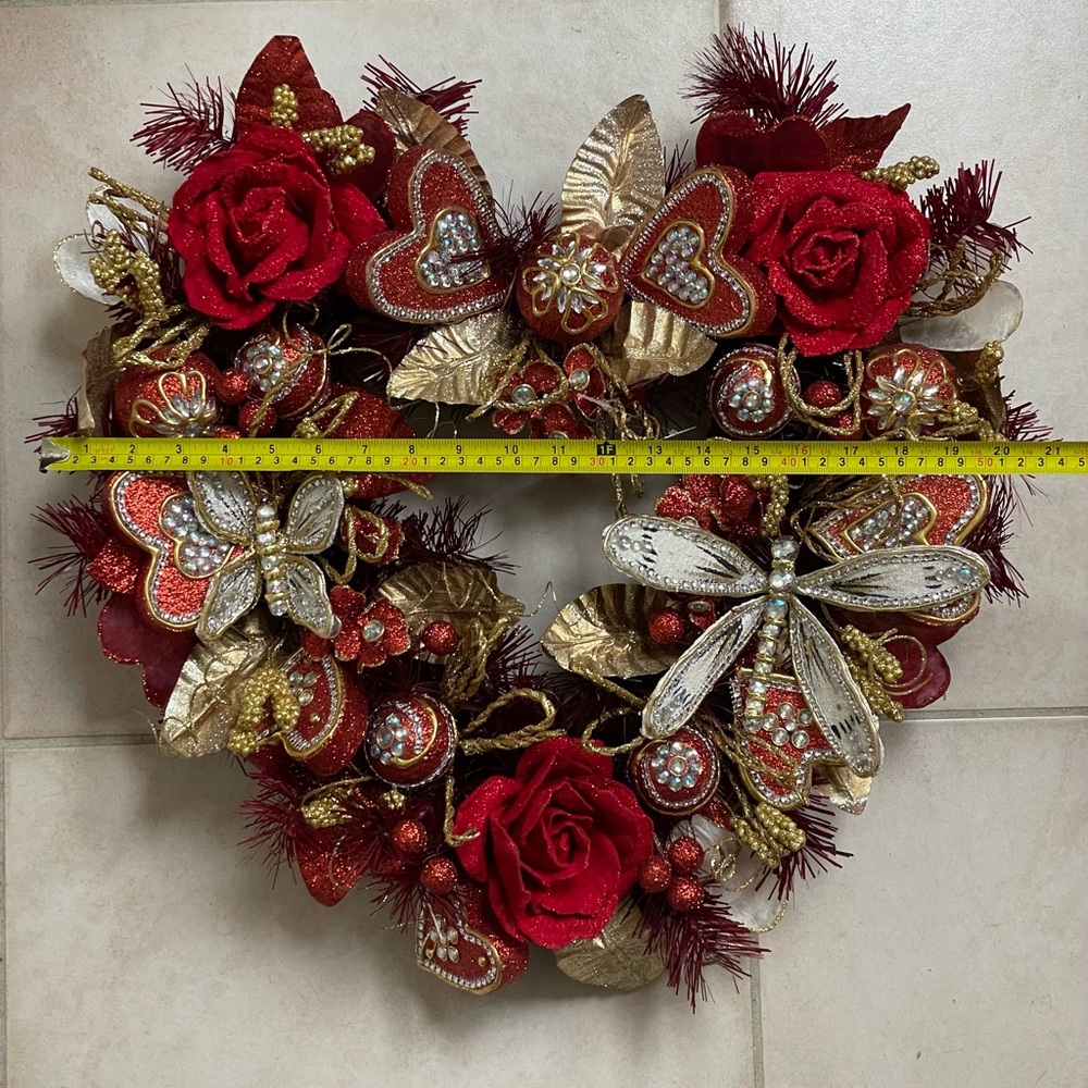Valentine’s Day Heart Shaped Wreath - Picture 6 of 7